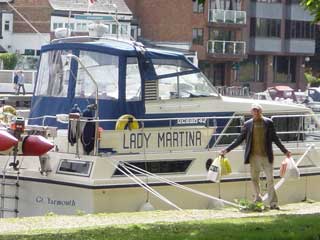 The free moorings at Kingston are handy for the shops